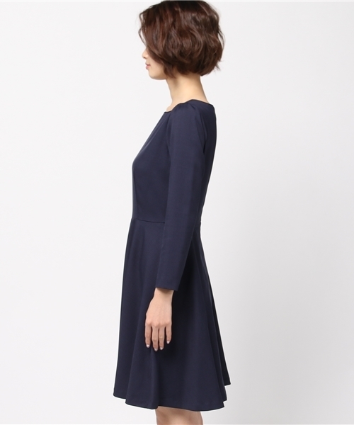 NATURAL BEAUTY BASIC（ナチュラルビューティーベーシック）の「タック＆フレアワンピース（ワンピース・レディース・ネイビー/グレー系その他・LARGE/SMALL/MEDIUM）」の4枚目の写真