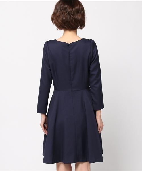 NATURAL BEAUTY BASIC（ナチュラルビューティーベーシック）の「タック＆フレアワンピース（ワンピース・レディース・ネイビー/グレー系その他・LARGE/SMALL/MEDIUM）」の5枚目の写真