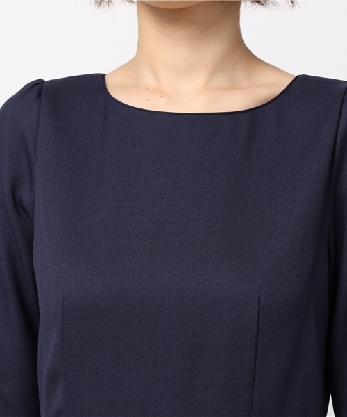 NATURAL BEAUTY BASIC（ナチュラルビューティーベーシック）の「タック＆フレアワンピース（ワンピース・レディース・ネイビー/グレー系その他・LARGE/SMALL/MEDIUM）」の7枚目の写真