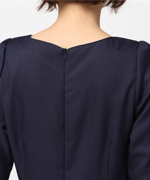 NATURAL BEAUTY BASIC（ナチュラルビューティーベーシック）の「タック＆フレアワンピース（ワンピース・レディース・ネイビー/グレー系その他・LARGE/SMALL/MEDIUM）」の8枚目の写真