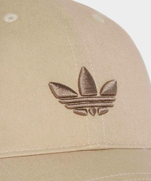 adidas(アディダス)の「アディカラー クラシック トレフォイル ベースボールキャップ / アディダスオリジナルス adidas Originals(キャップ・メンズ・ベージュ・SMALL/X-LARGE/LARGE/MEDIUM)」の2枚目の写真