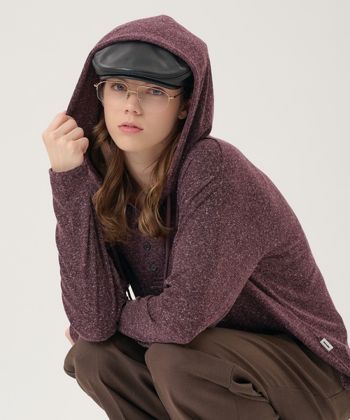 Perushu(ペルーシュ)の「HENLEY RAGLAN NEP HOODED LONG SLEEVE TSHIRT/ヘンリーラグランネップフードロンT(Tシャツ/カットソー・メンズ・パープル/チャコールグレー/オリーブ・LARGE/MEDIUM)」の3枚目の写真