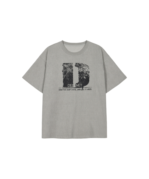 DEINET(ダイニット)の「D ACCENT CRACK LOGO T-SHIRTS IN GREY(Tシャツ/カットソー・レディース・その他・FREE)」の1枚目の写真