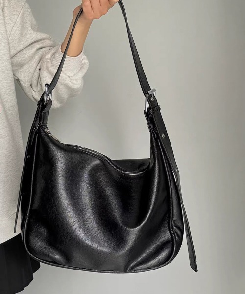 ReRe(リリ)の「バックルベルトフェイクレザーワンショルダーバッグ(ショルダーバッグ・レディース・ブラック/ダークブラウン・FREE)」の12枚目の写真