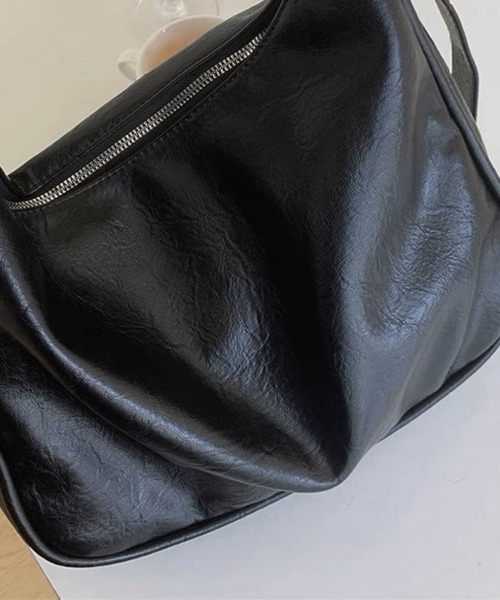 ReRe(リリ)の「バックルベルトフェイクレザーワンショルダーバッグ(ショルダーバッグ・レディース・ブラック/ダークブラウン・FREE)」の14枚目の写真