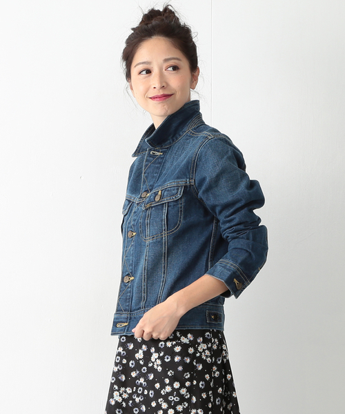 Lee（リー）の「Lee / デニムジャケット（デニムジャケット・レディース・ライトブルー/ブルー・MEDIUM/SMALL）」の12枚目の写真