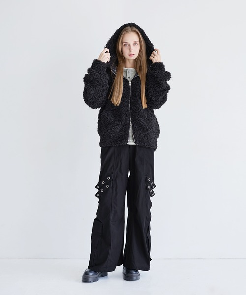 LILL(リル)の「ルーズシルエットファーZIPサムホールフードジャケット(その他アウター・メンズ・オフホワイト/ブラック・XL/L/M/S)」の6枚目の写真