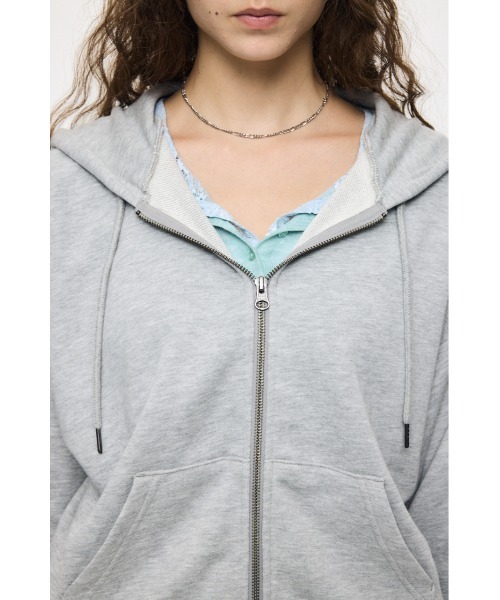 MOUSSY(マウジー)の「ES CLASSIC SWEAT パーカー(パーカー・レディース・杢グレー/ブラック/ベージュ・1/2)」の16枚目の写真