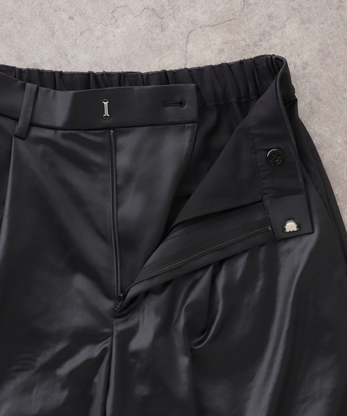 IENA（イエナ）の「サテンフロントインタックパンツ（その他パンツ・レディース・ブラック/ブラウン・38/36/34）」の8枚目の写真