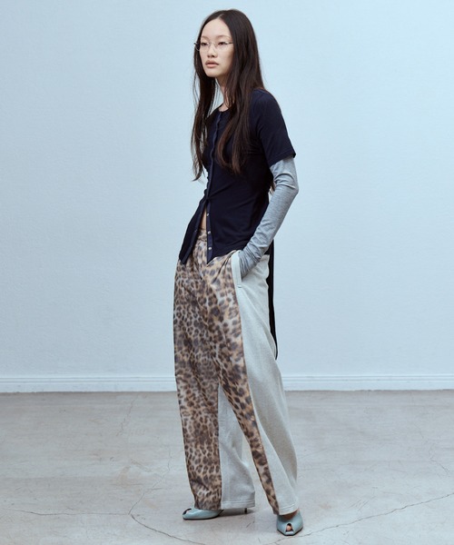 THINGS THAT MATTER(シングス ザット マター)の「LEOPARD WARP PRINT SWEAT PANTS / レオパードワーププリントスウェットパンツ(スウェットパンツ・レディース・ベージュ・FREE)」の2枚目の写真