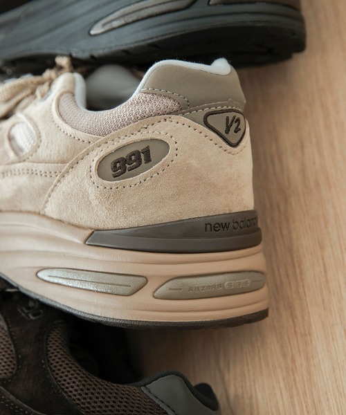URBAN RESEARCH(アーバンリサーチ)の「NEW BALANCE Made in UK 991V2(スニーカー・メンズ・ベージュ・26/29/28/27.5/27/26.5)」の2枚目の写真