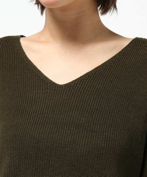 earth music&ecology(アースミュージックアンドエコロジー)の「【2016Autumn】ゆるVネックニットプルオーバー(ニット/セーター・レディース・ネイビー/ライトベージュ/カーキ/LT.Gray/ブラウン・FREE)」の9枚目の写真