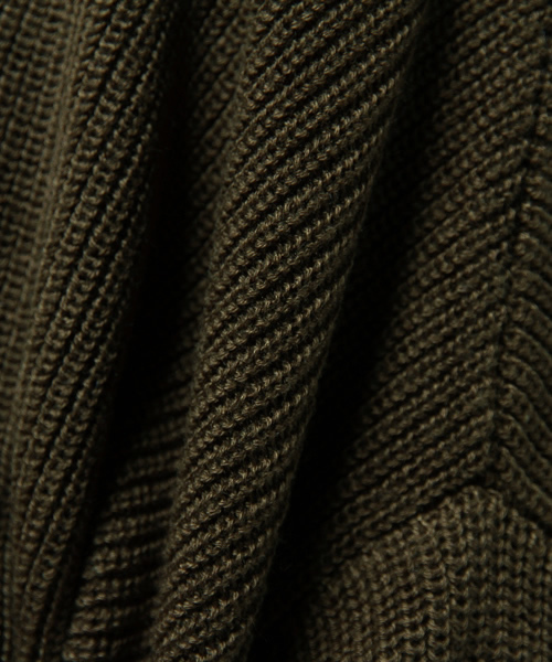 earth music&ecology(アースミュージックアンドエコロジー)の「【2016Autumn】ゆるVネックニットプルオーバー(ニット/セーター・レディース・ネイビー/ライトベージュ/カーキ/LT.Gray/ブラウン・FREE)」の12枚目の写真