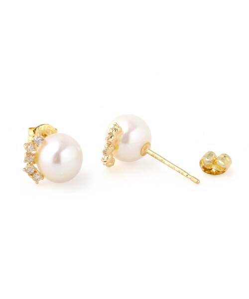 SIENA ROSE（シエナロゼ）の「ファイブダイヤを添えた18金パールピアス（ピアス（両耳用）・レディース・イエローゴールド・FREE）」の2枚目の写真