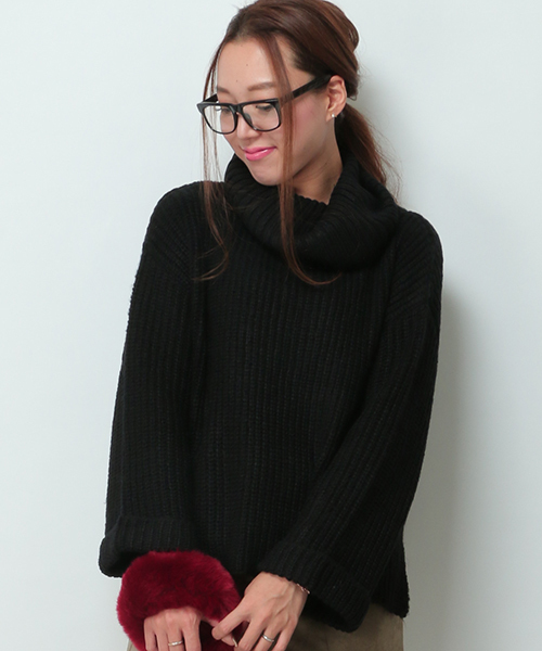 VENCEEXCHANGE（ヴァンスエクスチェンジ）の「袖折り返しオフタートルプルオーバー（ニット/セーター・レディース・グレー/ホワイト/ブラック・MEDIUM）」の2枚目の写真