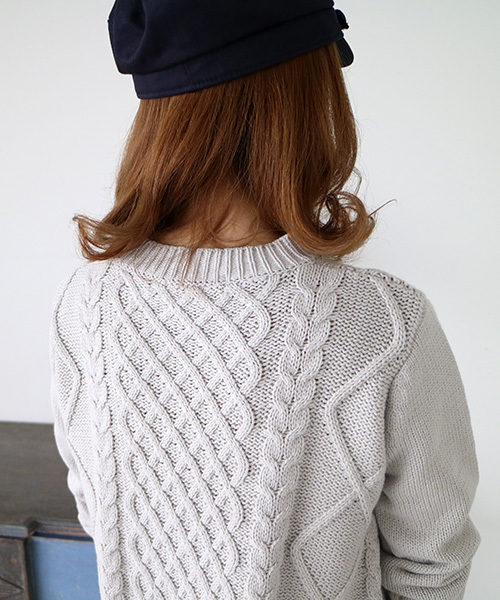 N.（N. Natural Beauty Basic）（エヌエヌナチュラルビューティーベーシック）の「スプリングケーブルチュニックニット（ニット/セーター・レディース・ホワイト/グレー/ブルー・MEDIUM）」の14枚目の写真