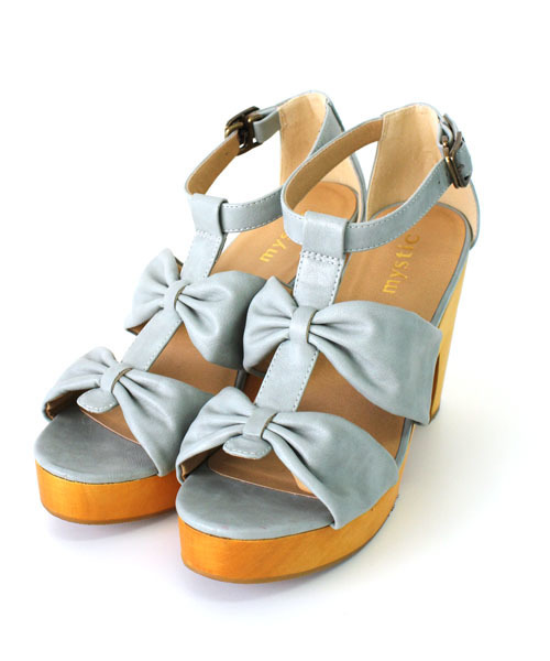 mystic（ミスティック）の「リボンTサンダル（サンダル・レディース・ブラック/グレー系その他/グリーン/ベージュ/キャメル・36/37/38）」の4枚目の写真