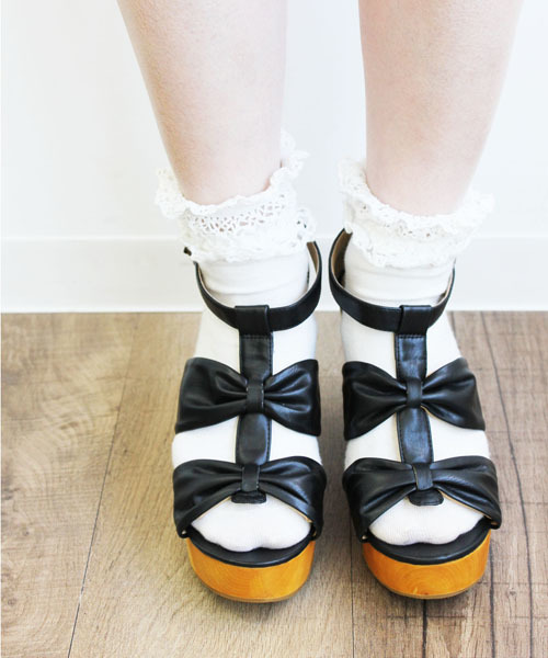 mystic（ミスティック）の「リボンTサンダル（サンダル・レディース・ブラック/グレー系その他/グリーン/ベージュ/キャメル・36/37/38）」の10枚目の写真