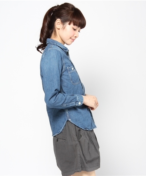 SHIPS for women(シップスフォーウィメン)の「liflattie:デニム カコウ シャツ(シャツ/ブラウス・レディース・ブルー・SMALL/MEDIUM)」の2枚目の写真