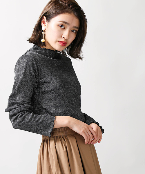 WEGO（ウィゴー）の「WEGO/ラメハイネックフリルTシャツ（Tシャツ/カットソー・レディース・ブラウン/シルバー/ブラック/ピンク・FREE）」の2枚目の写真