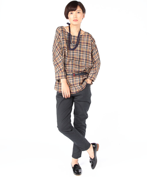 AMERICAN RAG CIE（アメリカンラグシー）の「9分丈ルーズスキニーパンツ（その他パンツ・レディース・ブラック/ベージュ・0/1）」の10枚目の写真