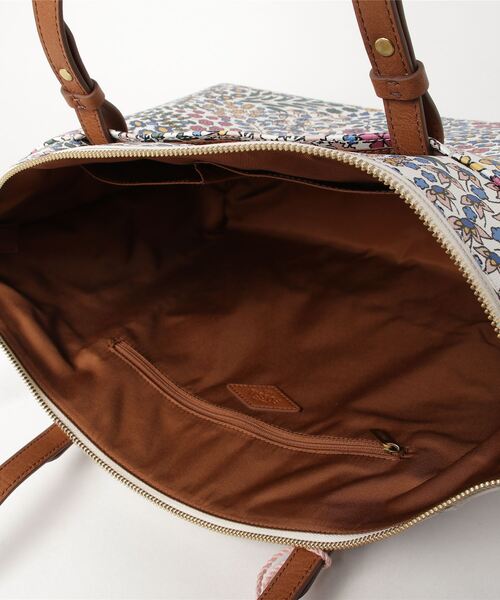 FOSSIL(フォッシル)の「RACHEL TOTE WITH ZIPPER ZB7446(トートバッグ・レディース・グレー×ホワイト/ブラック×ホワイト/マルチ/ブラウン系その他/レッド系その他/ブラック系その他/その他/グレー系その他/その他2/その他4/ピンク系その他・FREE)」の18枚目の写真