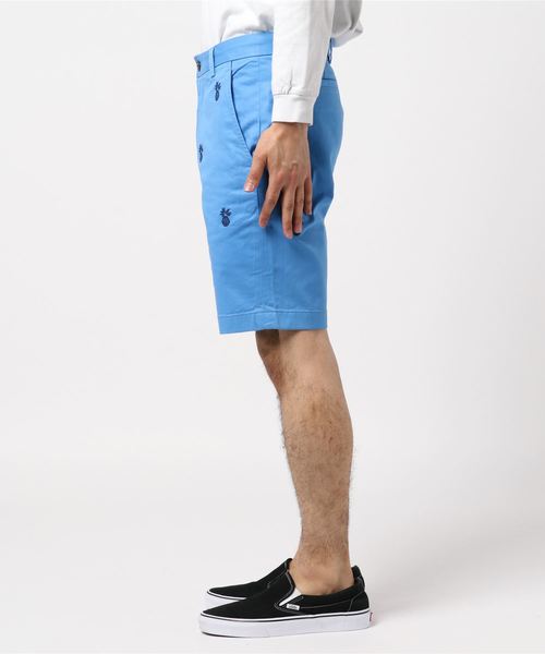 BROOKS BROTHERS(ブルックスブラザーズ)の「Red Fleece ストレッチコットンツイル パイナップル エンブロイダリー プレーンフロント 9inショーツ【Safari 6月号 掲載】(その他パンツ・メンズ・ブルー・29inch/30inch/31inch/32inch/33inch/34inch)」の3枚目の写真