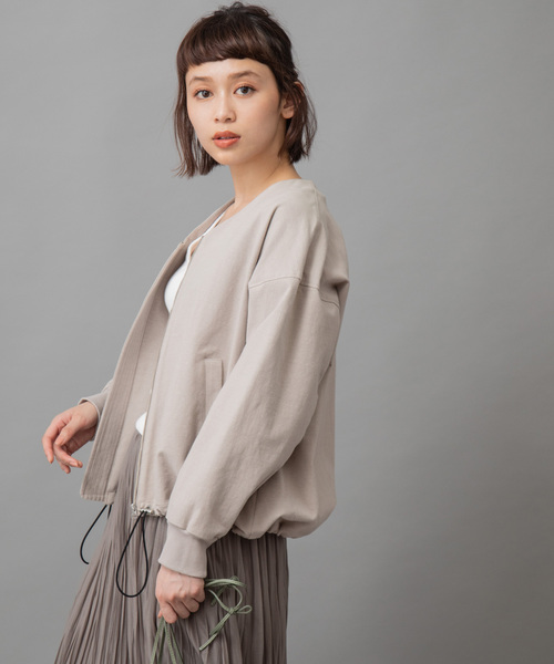 Munich（ミューニック）の「ハイテンションジャージーＶネックノーカラーブルゾン（ブルゾン・レディース・ライトグレー/ブラック/ブラウン/カーキ・S/XS）」の2枚目の写真