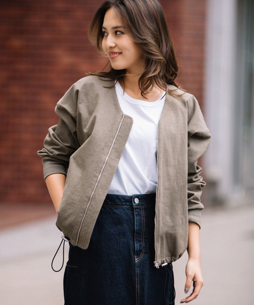 Munich（ミューニック）の「ハイテンションジャージーＶネックノーカラーブルゾン（ブルゾン・レディース・ライトグレー/ブラック/ブラウン/カーキ・S/XS）」の14枚目の写真