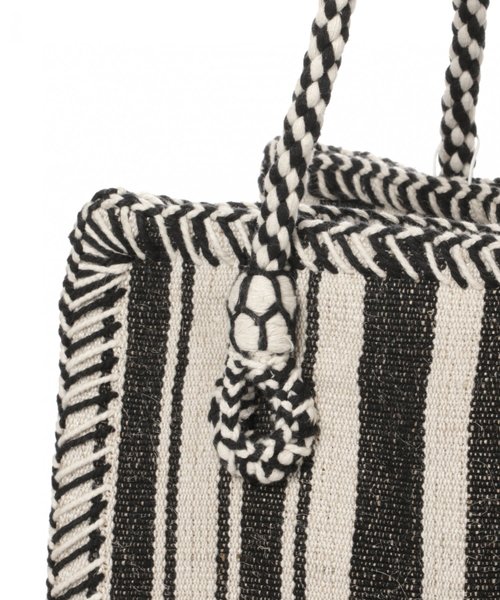 Shiraleah（シャラレア）の「【SHIRALEAH（シラレア）】NAOMI BOXY TOTE（トートバッグ・レディース・レッド/ブラック・FREE）」の10枚目の写真