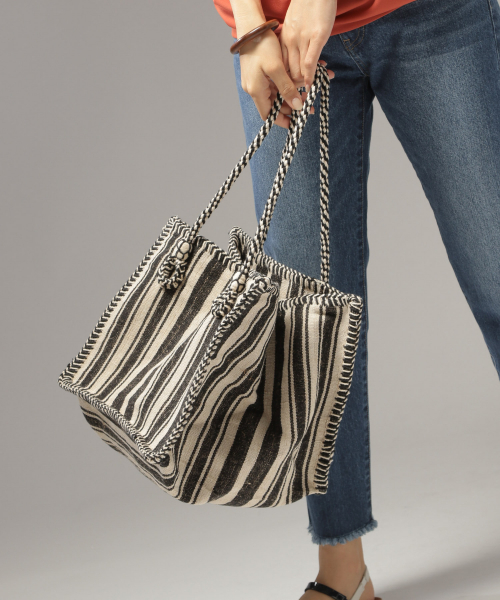 Shiraleah（シャラレア）の「【SHIRALEAH（シラレア）】NAOMI BOXY TOTE（トートバッグ・レディース・レッド/ブラック・FREE）」の17枚目の写真
