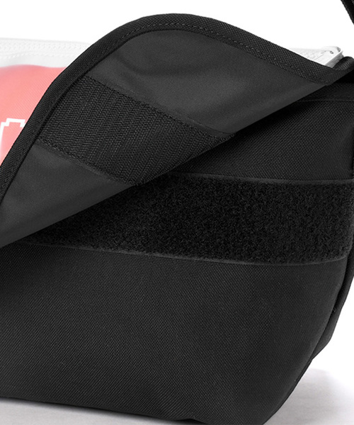 Manhattan Portage(マンハッタンポーテージ)の「Carey Casual Messenger Bag JR(メッセンジャーバッグ・メンズ・オレンジ/ブラック×イエロー/ブラック×ホワイト・SMALL)」の5枚目の写真