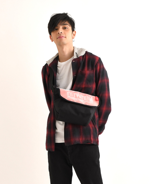 Manhattan Portage(マンハッタンポーテージ)の「Carey Casual Messenger Bag JR(メッセンジャーバッグ・メンズ・オレンジ/ブラック×イエロー/ブラック×ホワイト・SMALL)」の17枚目の写真