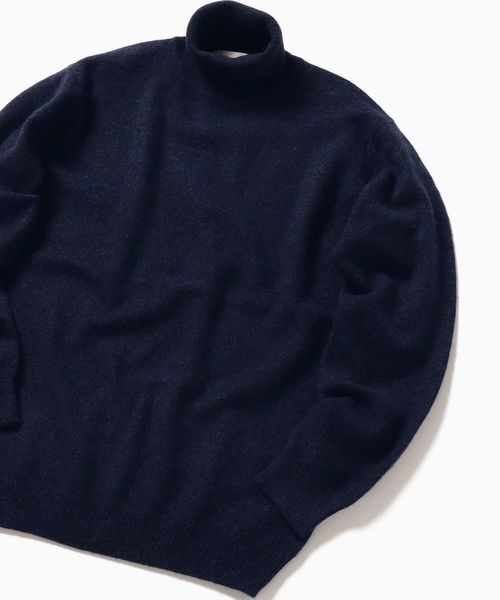 SHIPS（シップス）の「SC: ホワイトカシミヤ タートルネック ニット（ニット/セーター・メンズ・ブラック/ネイビー/オフホワイト・SMALL/MEDIUM/LARGE/X-LARGE）」の8枚目の写真
