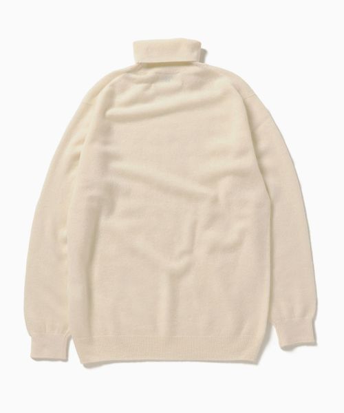 SHIPS（シップス）の「SC: ホワイトカシミヤ タートルネック ニット（ニット/セーター・メンズ・ブラック/ネイビー/オフホワイト・SMALL/MEDIUM/LARGE/X-LARGE）」の10枚目の写真