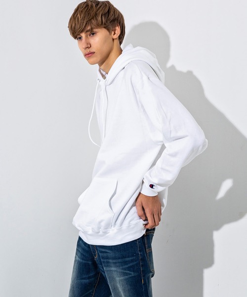 Champion(チャンピオン)の「Champion(チャンピオン) プルオーバーフード付きスウェットパーカー 9oz(パーカー・メンズ・ホワイト/ブラック/ダークグリーン/ネイビー/グレー/マスタード/レッド系その他/レッド/チャコール・SMALL/MEDIUM/LARGE/X-LARGE)」の20枚目の写真