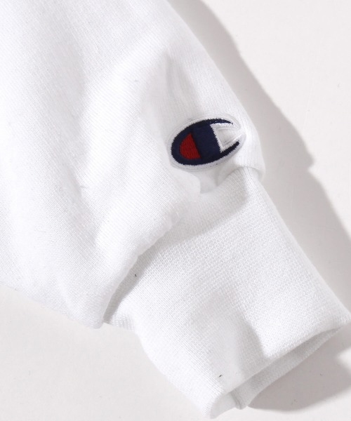 Champion(チャンピオン)の「Champion(チャンピオン) プルオーバーフード付きスウェットパーカー 9oz(パーカー・メンズ・ホワイト/ブラック/ダークグリーン/ネイビー/グレー/マスタード/レッド系その他/レッド/チャコール・SMALL/MEDIUM/LARGE/X-LARGE)」の21枚目の写真