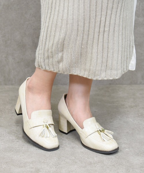 NOFALL(ノーフォール)の「スクエアトゥ太ヒールフリンジローファー(ローファー)」|ベージュ系その他2