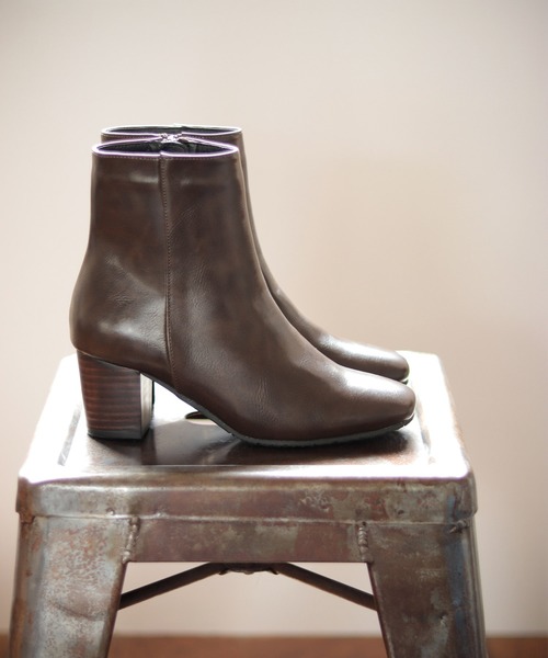 SESTO（セスト）の「ウッドヒールのスクエアトゥショートブーツ（ブーツ・レディース・ホワイト系その他/グレイッシュベージュ/アイボリー/ダークブラウン/ブラック・LL/M/L/3L/S）」の13枚目の写真