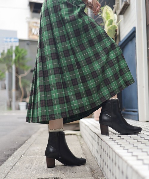 SESTO（セスト）の「ウッドヒールのスクエアトゥショートブーツ（ブーツ・レディース・ホワイト系その他/グレイッシュベージュ/アイボリー/ダークブラウン/ブラック・LL/M/L/3L/S）」の18枚目の写真