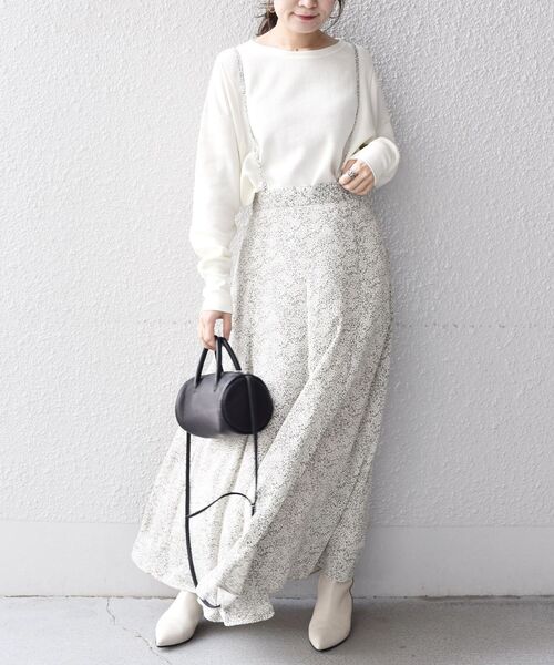 SHIPS（シップス）の「【WEB限定】マルチプリントフレアスカート１◇（スカート・レディース・オフホワイト/グリーン・SMALL/MEDIUM）」の3枚目の写真