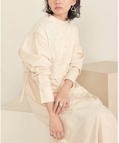 Bab（バブ）の「【WEB限定】レースバンドカラーシャツワンピース（ワンピース・レディース・ブラック/ベージュ/オフホワイト・38）」の21枚目の写真