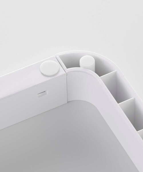 212 KITCHEN STORE（トゥワントゥキッチンストア）の「シンク下伸縮鍋蓋&フライパンスタンド WH 山崎実業 ＜tower タワー＞（キッチン収納・レディース・その他・00）」の4枚目の写真