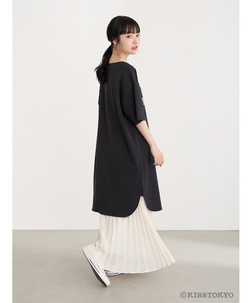 earth music&ecology（アースミュージックアンドエコロジー）の「KISS TOKYO チュニックTシャツ ＊（Tシャツ/カットソー・レディース・ホワイト/ブラック・FREE）」の5枚目の写真