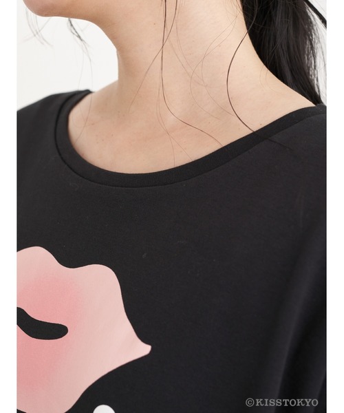 earth music&ecology（アースミュージックアンドエコロジー）の「KISS TOKYO チュニックTシャツ ＊（Tシャツ/カットソー・レディース・ホワイト/ブラック・FREE）」の13枚目の写真