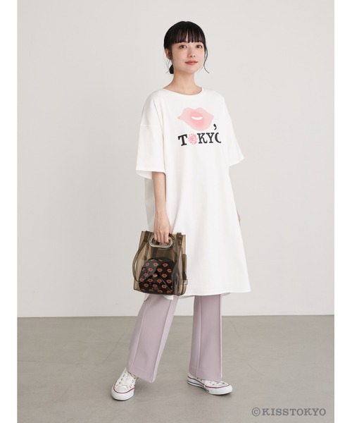 earth music&ecology（アースミュージックアンドエコロジー）の「KISS TOKYO チュニックTシャツ ＊（Tシャツ/カットソー・レディース・ホワイト/ブラック・FREE）」の17枚目の写真