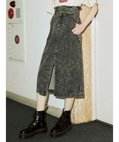 jouetie（ジュエティ）の「カラーステッチスリットスカート（デニムスカート・レディース・ライトブルー/ブラック・MEDIUM）」の2枚目の写真