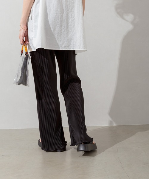 SpRay(スプレイ)の「プリーツセミフレアパンツ(その他パンツ・レディース・ブラック/イエロー/グリーン/グレイッシュベージュ・FREE)」の13枚目の写真
