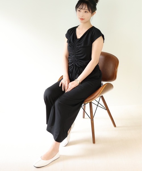 ARCANUM DESIGN（アルカナムデザイン）の「ARL ﾌﾛﾝﾄｷﾞｬｻﾞｰﾄ×ﾜｲﾄﾞﾊﾟﾝﾂ（Tシャツ/カットソー・レディース・ブラック/グレー/モカ・FREE）」の2枚目の写真