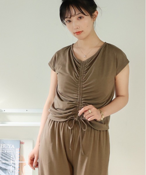 ARCANUM DESIGN（アルカナムデザイン）の「ARL ﾌﾛﾝﾄｷﾞｬｻﾞｰﾄ×ﾜｲﾄﾞﾊﾟﾝﾂ（Tシャツ/カットソー・レディース・ブラック/グレー/モカ・FREE）」の5枚目の写真